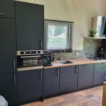 Veluws Genieten Met Whirlpool En Sauna シャレー