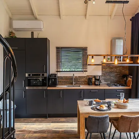 Veluws Genieten Met Whirlpool En Sauna Шале