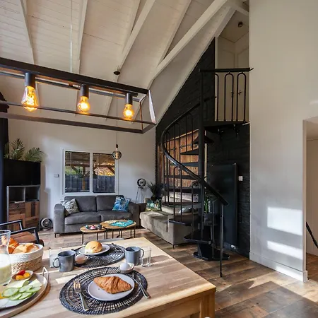 Chalet Veluws Genieten Met Whirlpool En Sauna