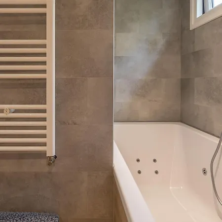 シャレー Veluws Genieten Met Whirlpool En Sauna
