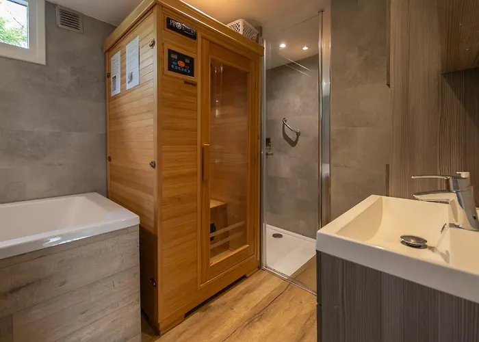 木屋 Veluws Genieten Met Whirlpool En Sauna Doornspijk