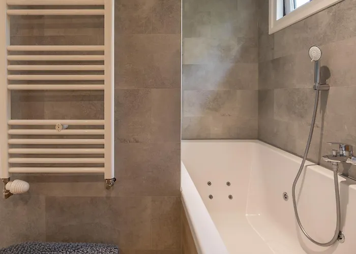 Chalet Veluws Genieten Met Whirlpool En Sauna